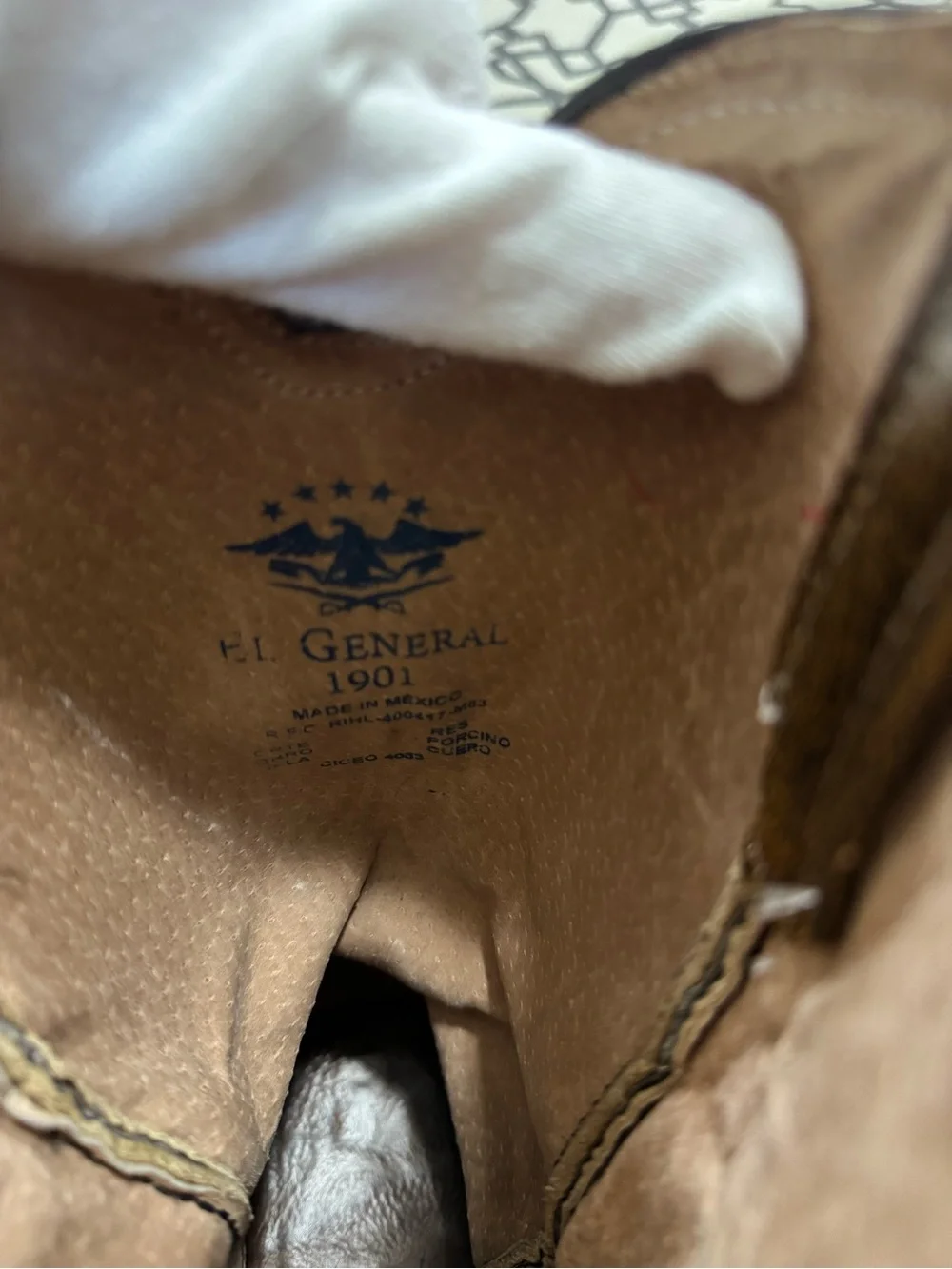 El General Genuine Stingray Embroidered Rhinestone Stud Cowboy Boots Men’s 9.5